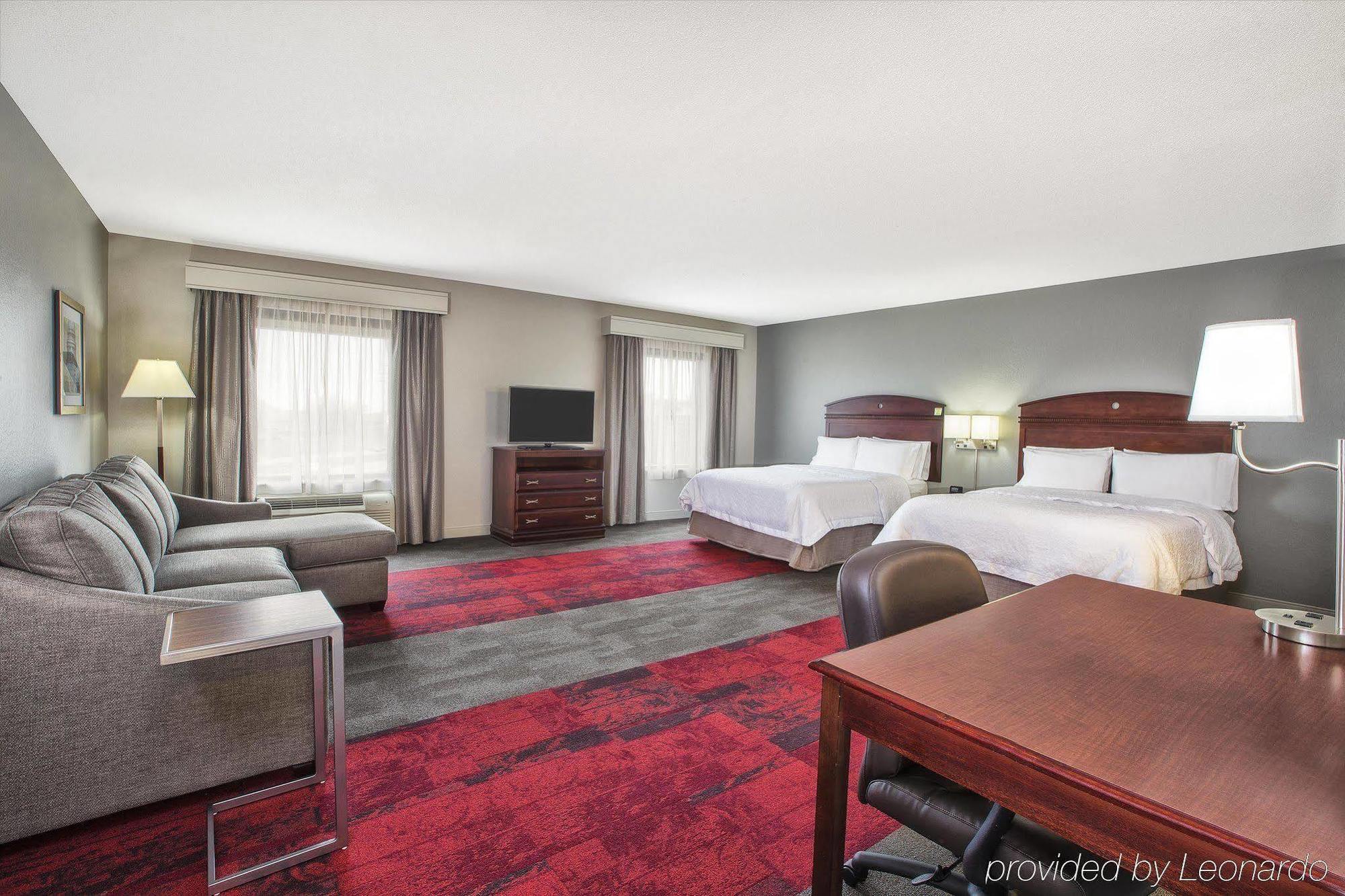 Hotel Hampton & - West 3*
